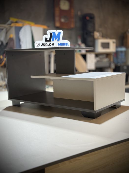 Журнальный столик