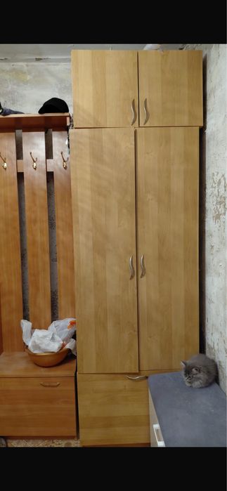 Продам прихожку и шкаф