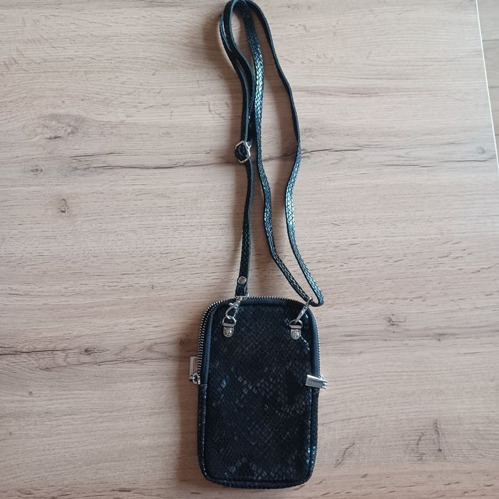 Чанти от естестена кожа