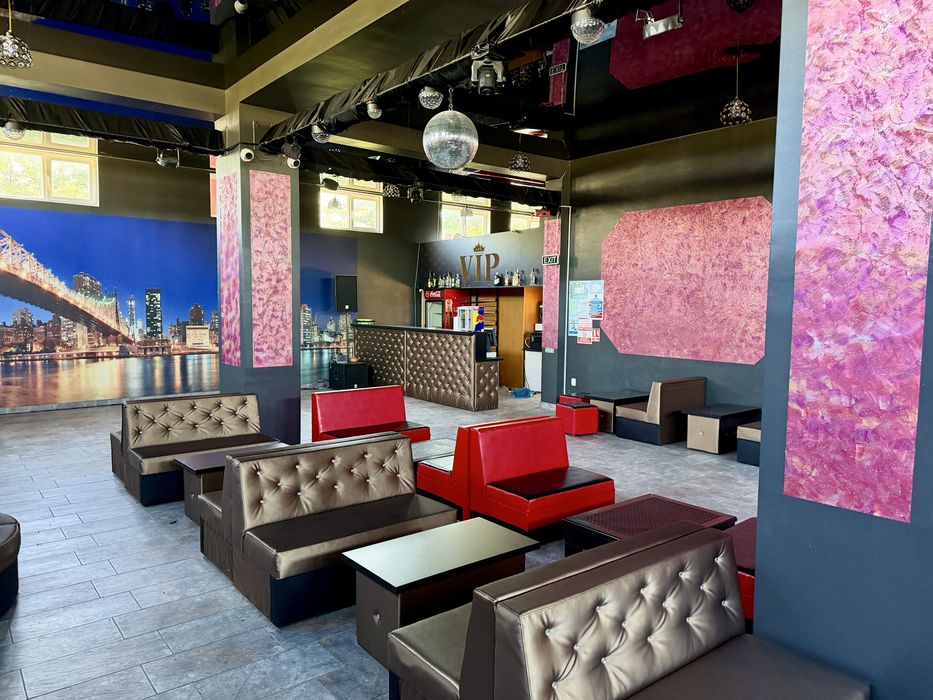 Complex Comercial / Club la Cheie 250 mp + Teren 1000 mp | Luncavița, Tulcea (Lângă Peco) | Bar, Sală Mese, Terasă & Facilități Complete