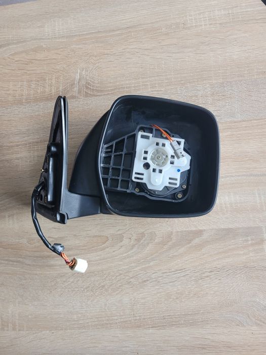 Основа за дясно странично огледало на Тойота Ланд Круизер