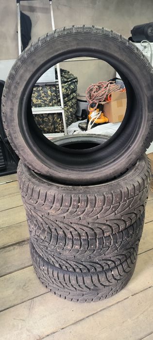 Продам зимнии шины