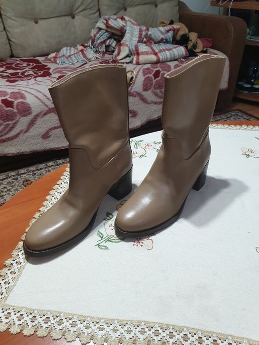 Cizme dama-noi,din piele,marimea 39,poze reale.