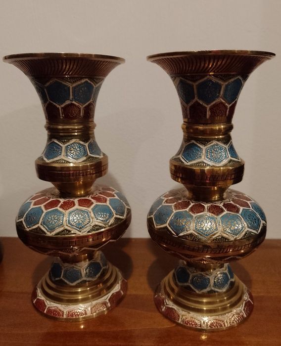 Superb set de 2 văzute din bronz masiv gravate și pictate integral man