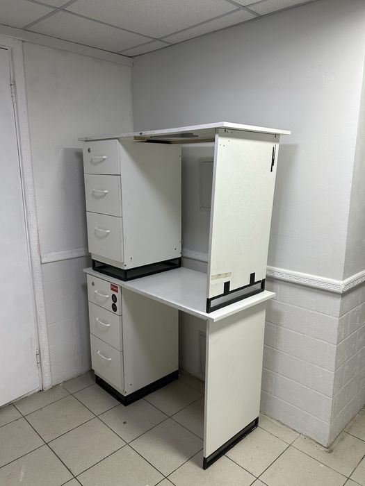 Продам столы в хорошем состоняни