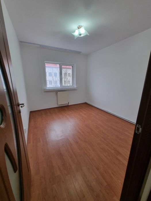 Ap. 3 camere, et. 2, 67 mp, Str. Drăgăneṣti, Bl. 12