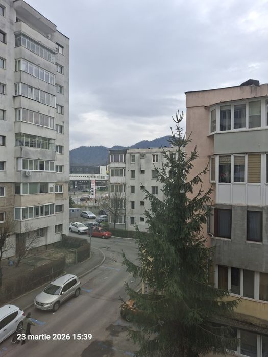 Vand apartament 3 camere