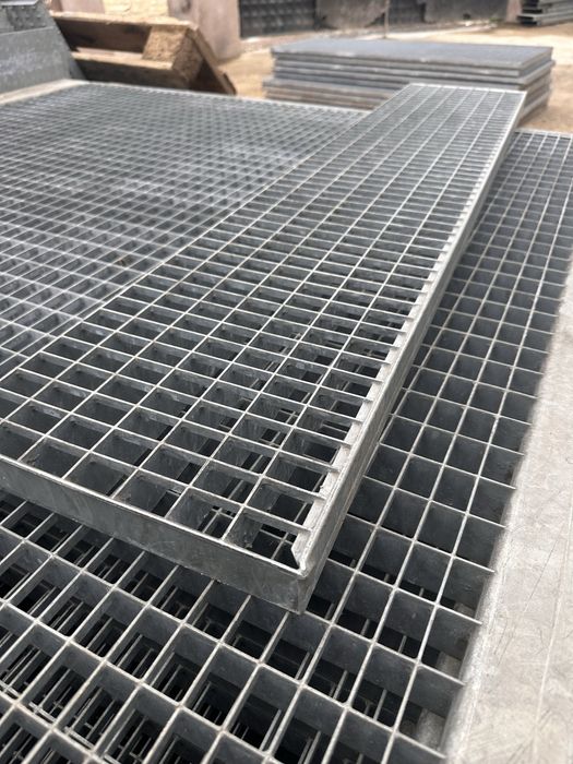 Trepte zincate galvanizate