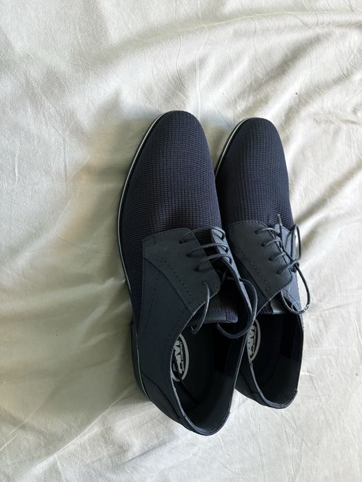 Чисто нови мъжки обувки