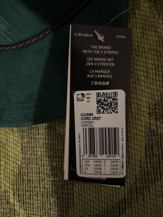 НОВИ шапки с козерка Adidas