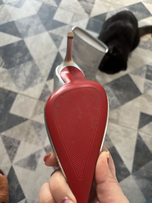 Продам новые модные сапожки