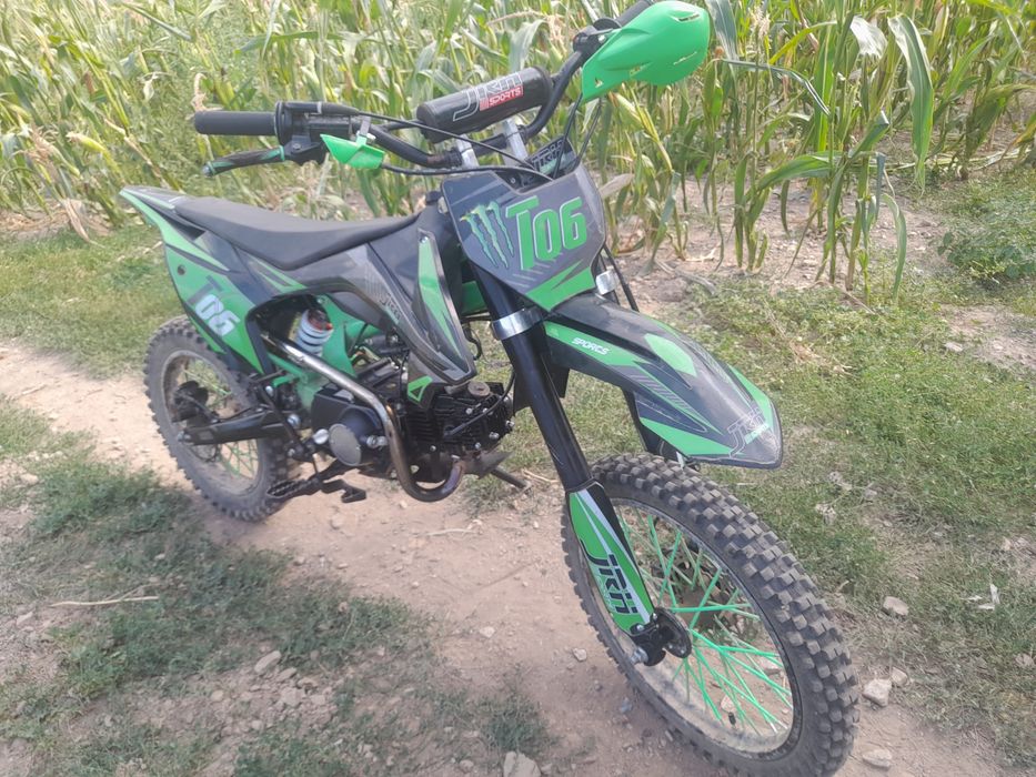Vând cross 125 defect sau fac schimb cu masină de câmp