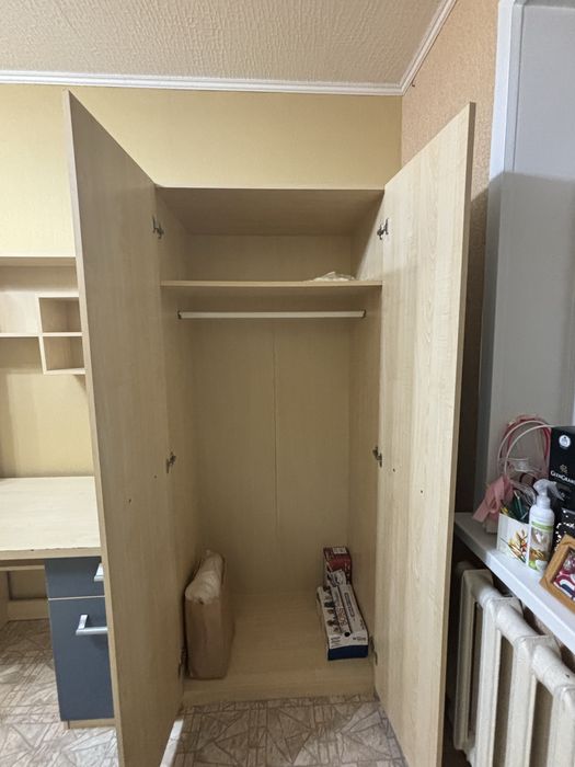 Стенка шкаф стол и полки