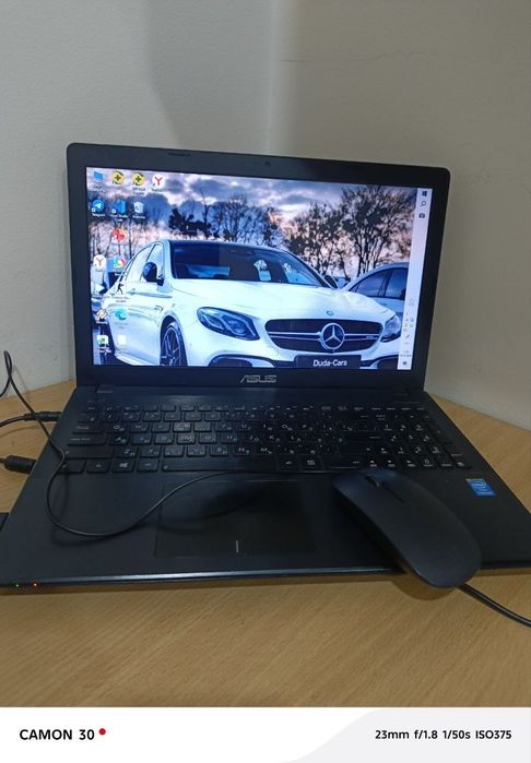 Asus noutbuk sotiladi