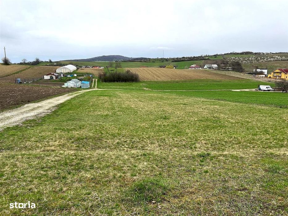 Teren extravilan zona lac Sigmir utilitati