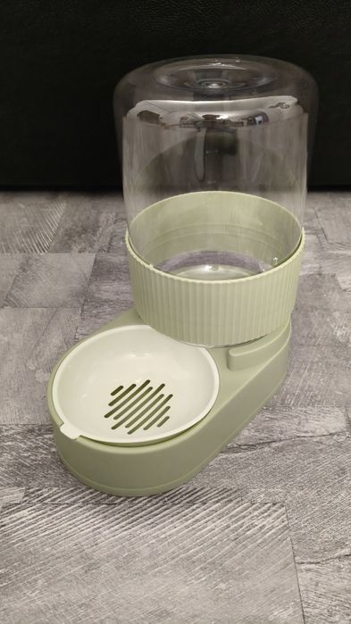 Динспенсър за вода