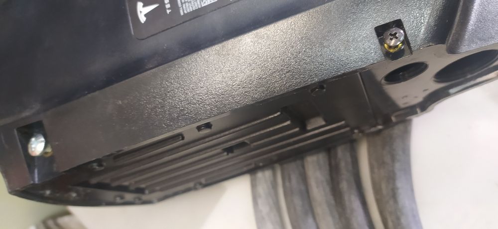 Tesla wall connector 32A станция