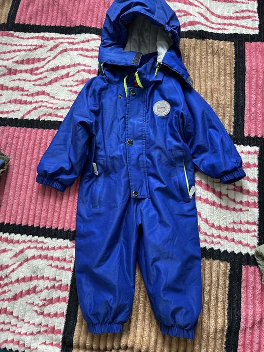 Продам детскую куртку