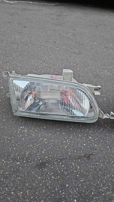 Фары на Toyota Corsa