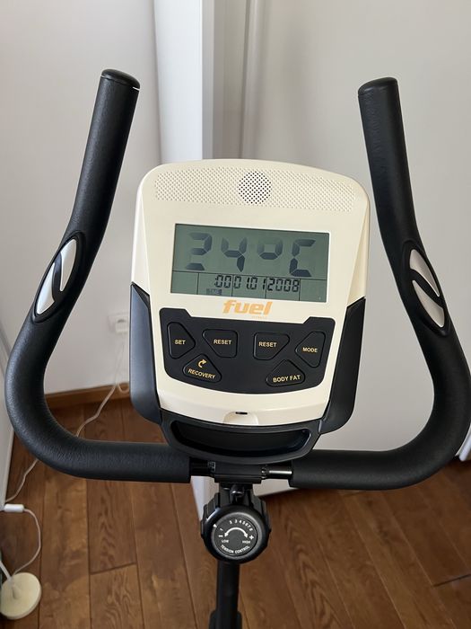 Велоергометър Fuel Fitness SU135-C30 UPRIGHT