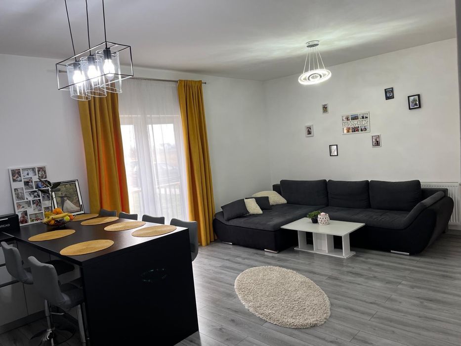 Apartament cu 3 camere de vanzare