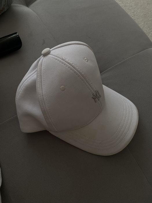 Продам шапки, кепки в подарок