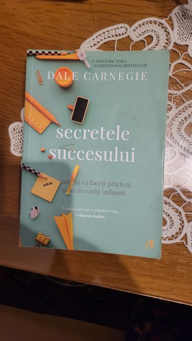 Vând carte secretele succesului