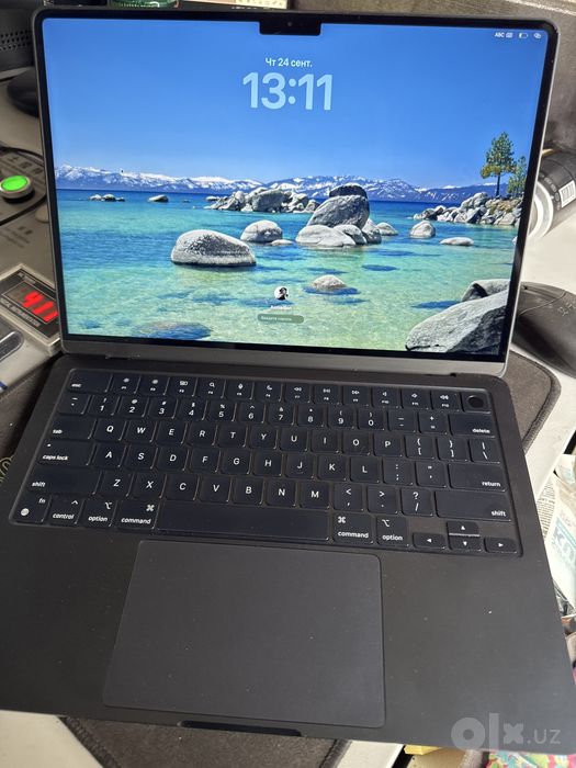 Macbook air m2 8/256 midnight