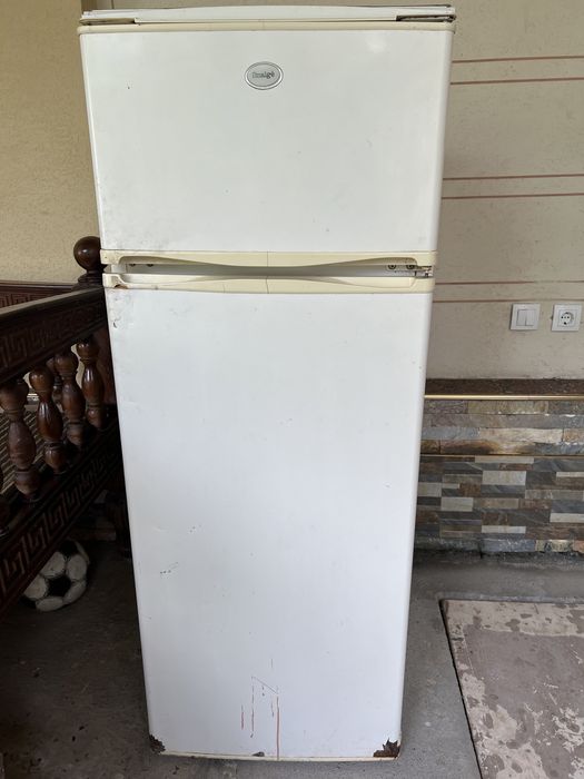 Холодильник snaige срочно сотилади