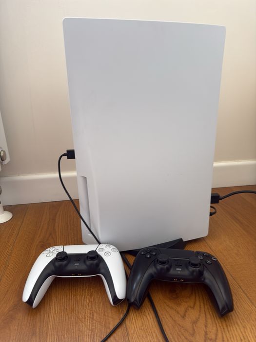 Продам Sony Play Station 5
