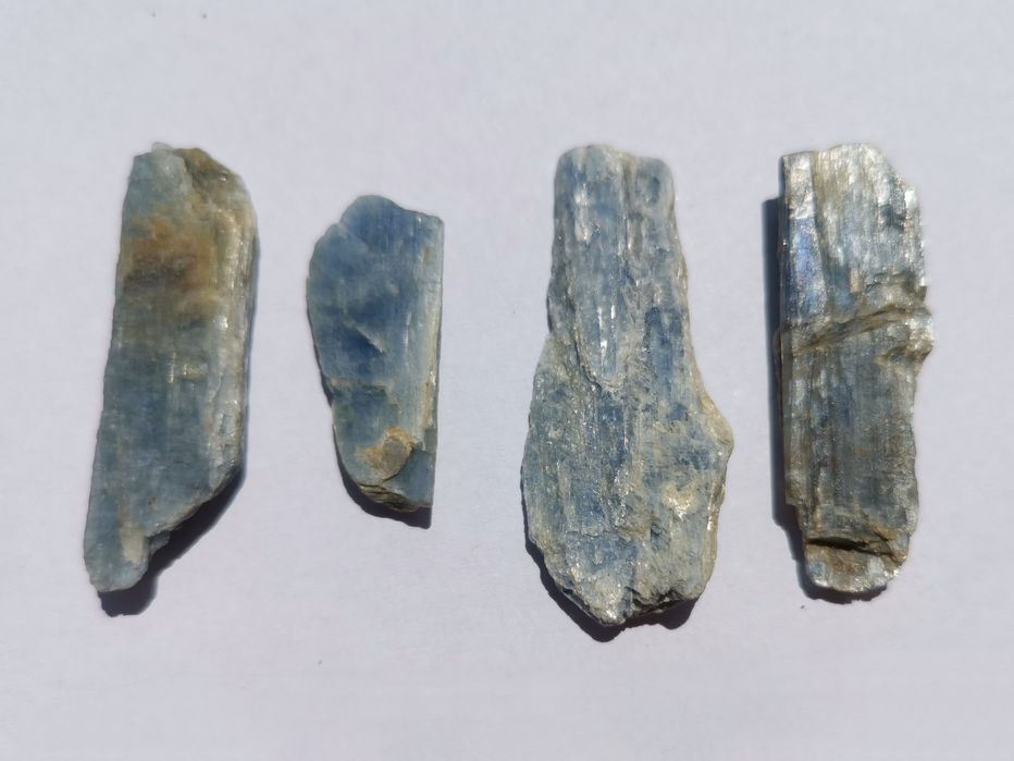 Питерсит ларимар родохрозит кианит гранат кварц лабрадорит кристали