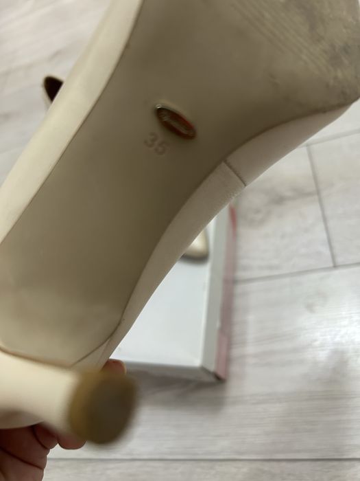 Туфли женские на каблуке