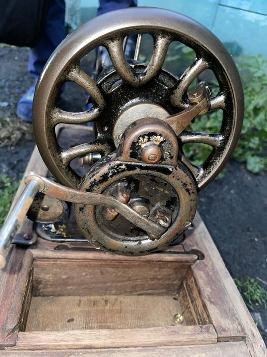 Продам Швейную машинку Singer!