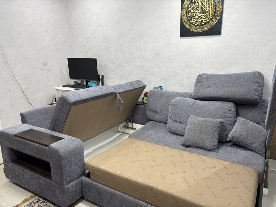 Продан Большой диван