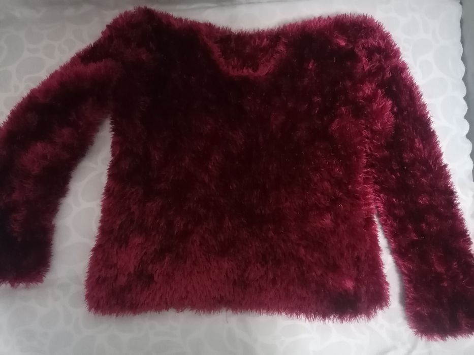 Дамски  пуловери и жилетки