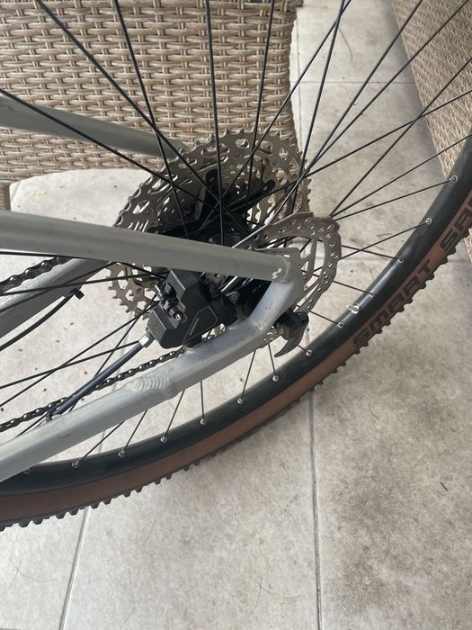 Bicicleta Cube attention 2025 custom