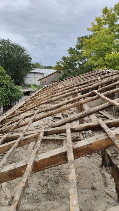 Firmă reparații acoperișuri și montaj