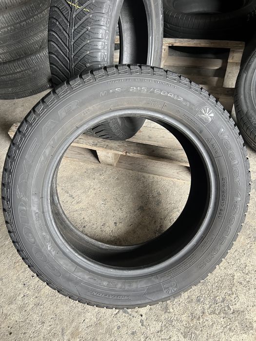2 anvelope M+S 215/60/17  Goodyear!