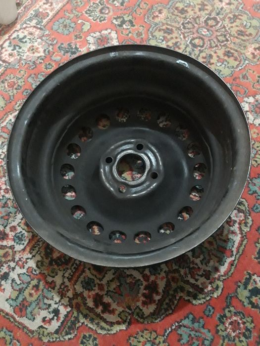 Диск R14, б/у в хорошем состоянии.