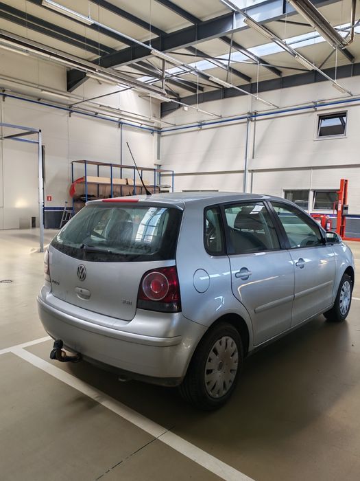 Vând vw polo 1.4 fsi 2005lanț sărit de la punct culbuctori terminați chiulasă distribuție caroserie  foarte bună