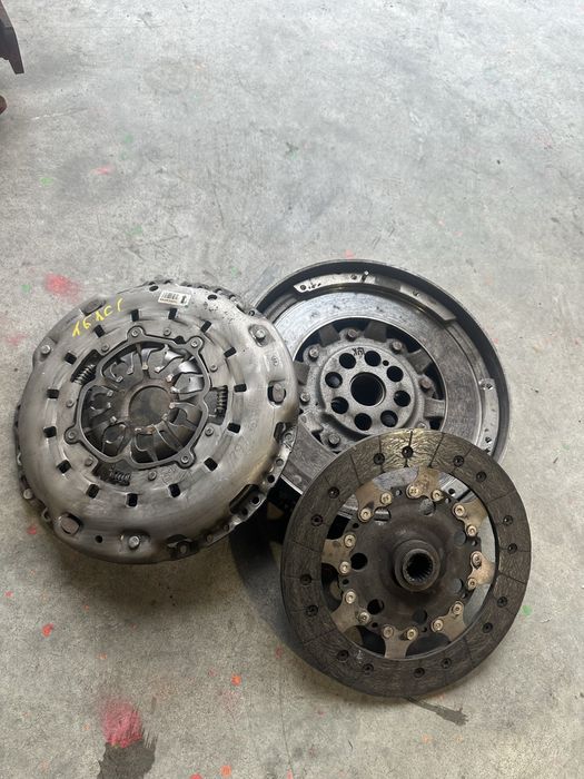 Kit ambreiaj Nissan Qashqai motor 1.6 dci volanta 12310 2067R