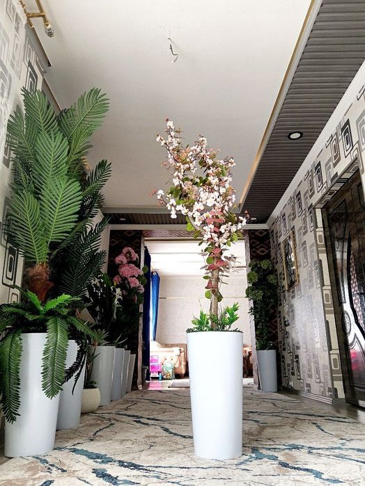 Искусственные цветы. Палма.. искусственные деревья.