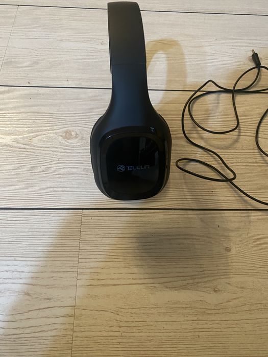 Casca audio,cu cablu,in stare foarte buna