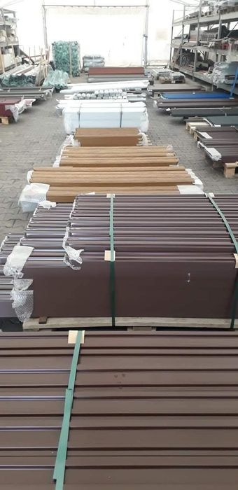 Sipca metalica pentru gard maro 2ml  Aspect rafinat si modern