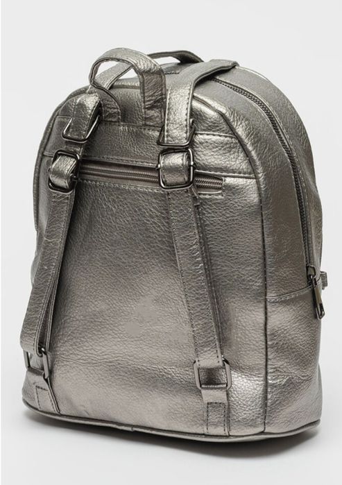 Дамска чанта и раница