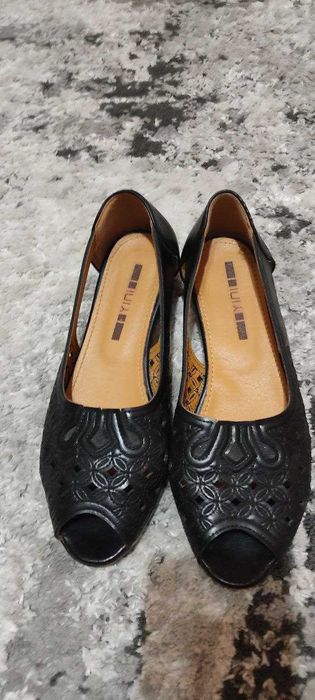 Туфли женские. Кожа