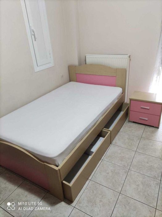 Легло за момиче,отлично състояние