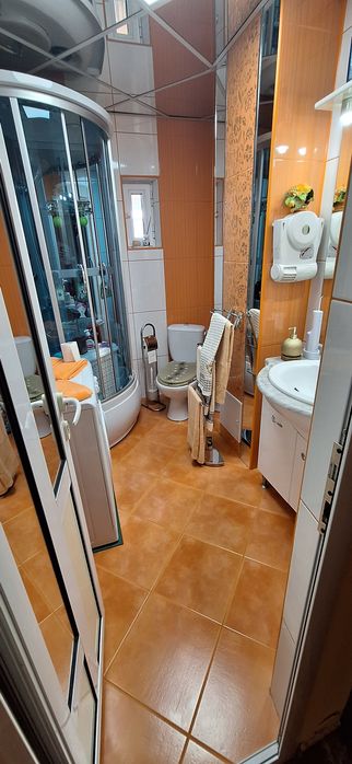 Vand apartament 3 camere- decomandat,str.I.L.Caragiale,pret 143000  € negociabil.