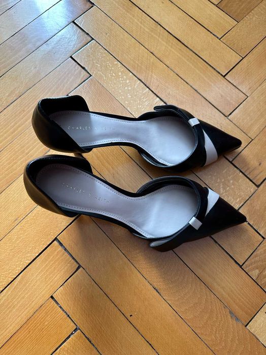 Елегантни дамски обувки средно високи 39 номер