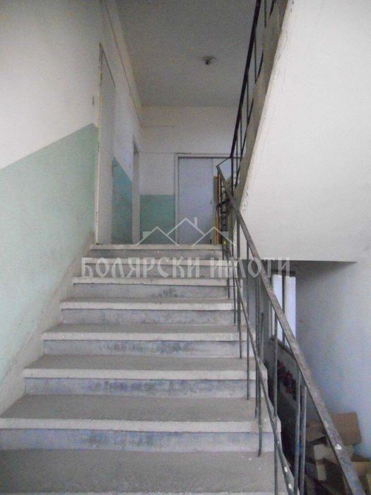 Търговска сграда в село Самоводене